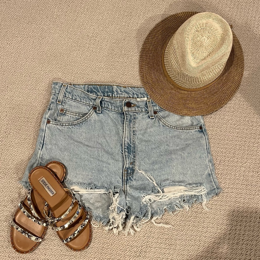 LEVI’S High Waist Denim Shorts